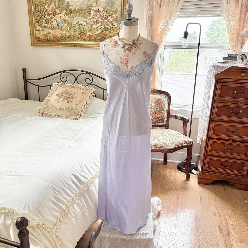 lace maxi slip  90s Jones New York fits like XL lavender satin maxi slip dress